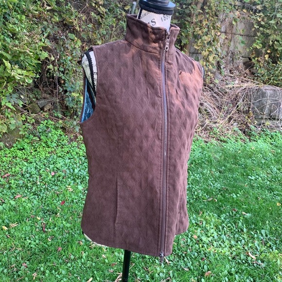 Vintage Nomadic Traders Brown and blue quilted zip up vest with pockets - Picture 6 of 12